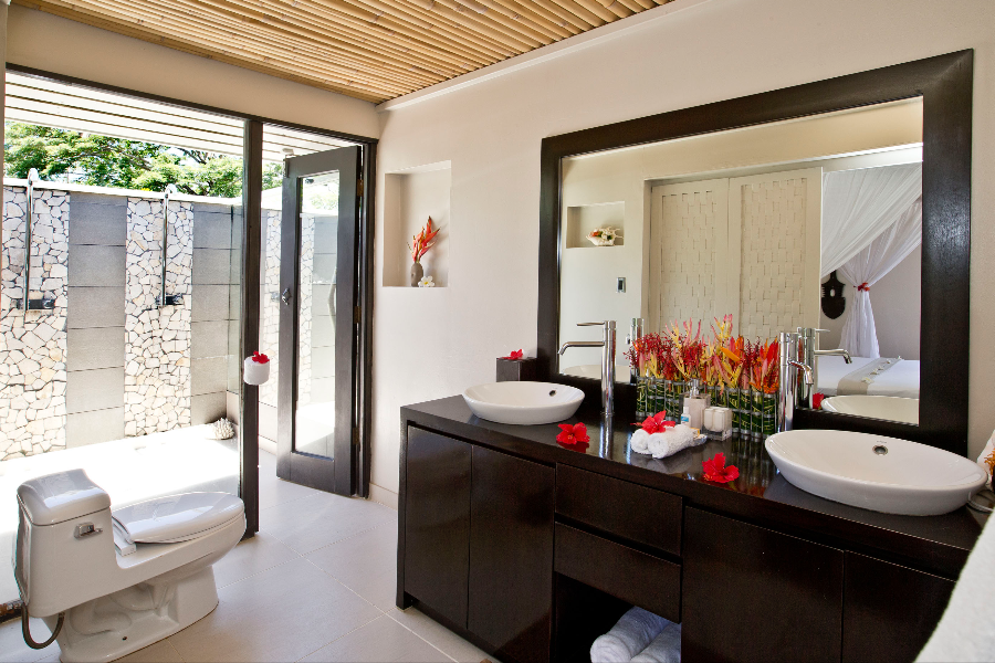 Beach Villa bathroom - ©Taveuni Palms Resort