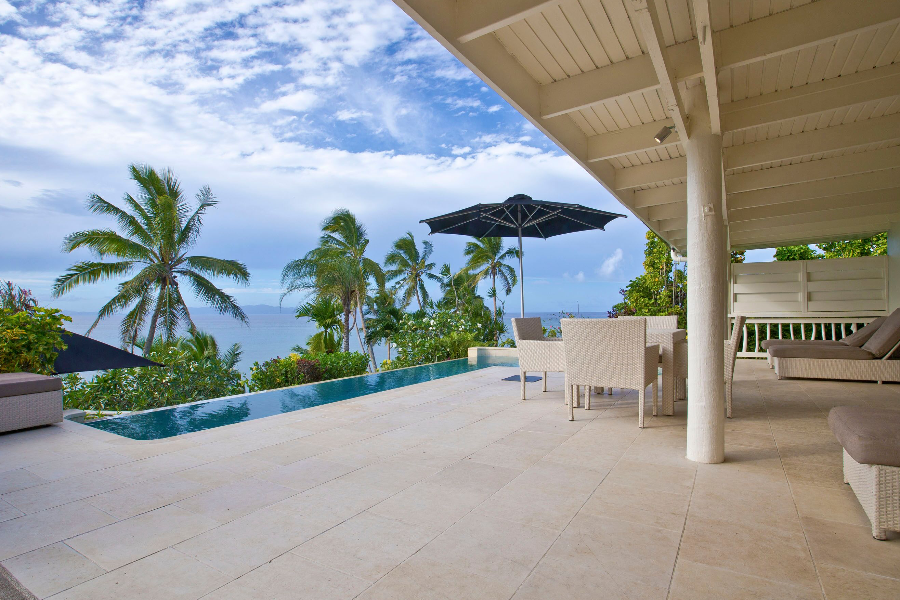 Pool deck, Horizon Spa Villa - ©Taveuni Palms Resort