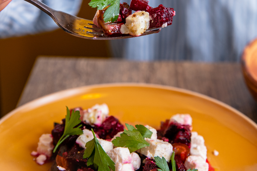 Salade betterave, dattes et feta - ©Nimrod Amzalak