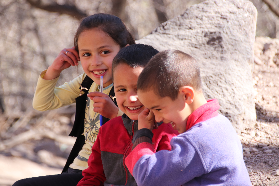 Enfants dans la vallée d'Imlil - ©Les petites expériences