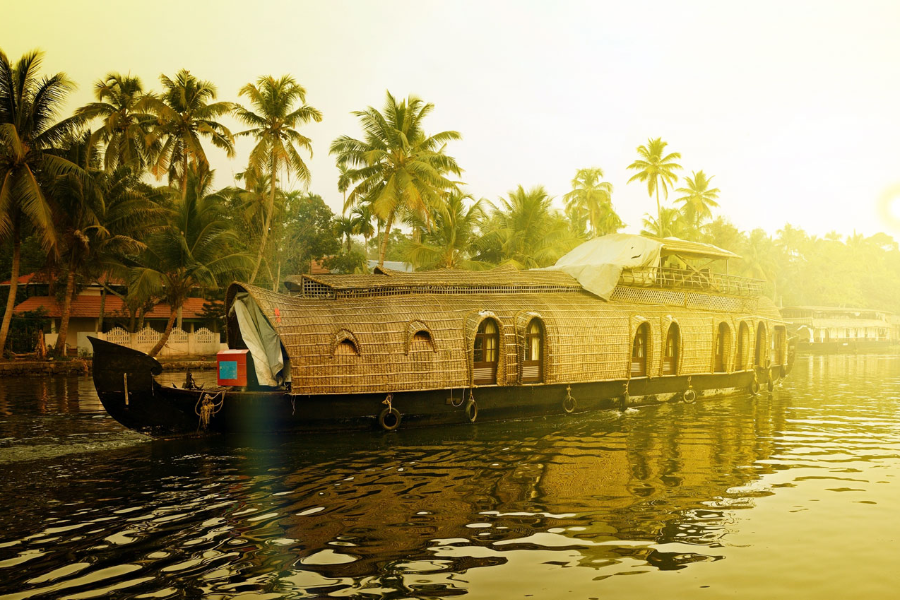 Kerala Houseboat - ©Kerala Tour
