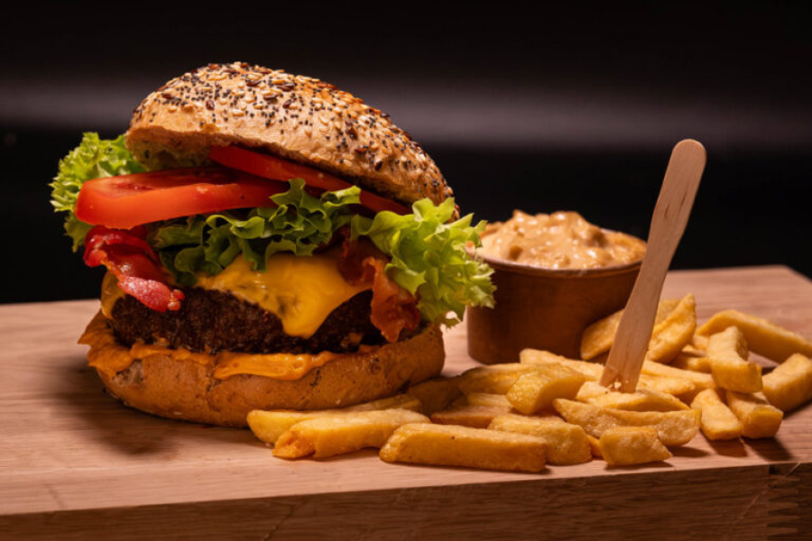 plateau burger 100 % boeuf maison - ©friterieducouvent