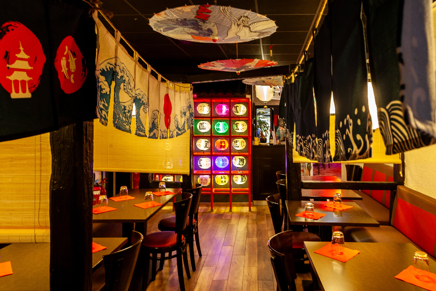 Tsuta ramen - salle vue depuis l'entrée - ©Jean-Marc de Balthasar