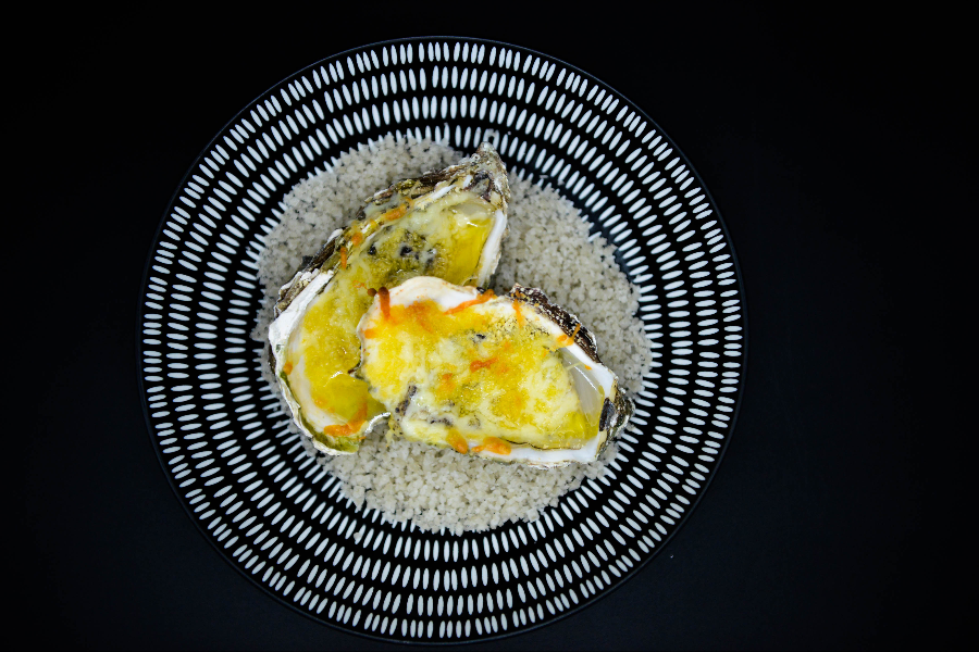 Huîtres gratinées avec notre beurre aux truffes - ©Mélinda Robin