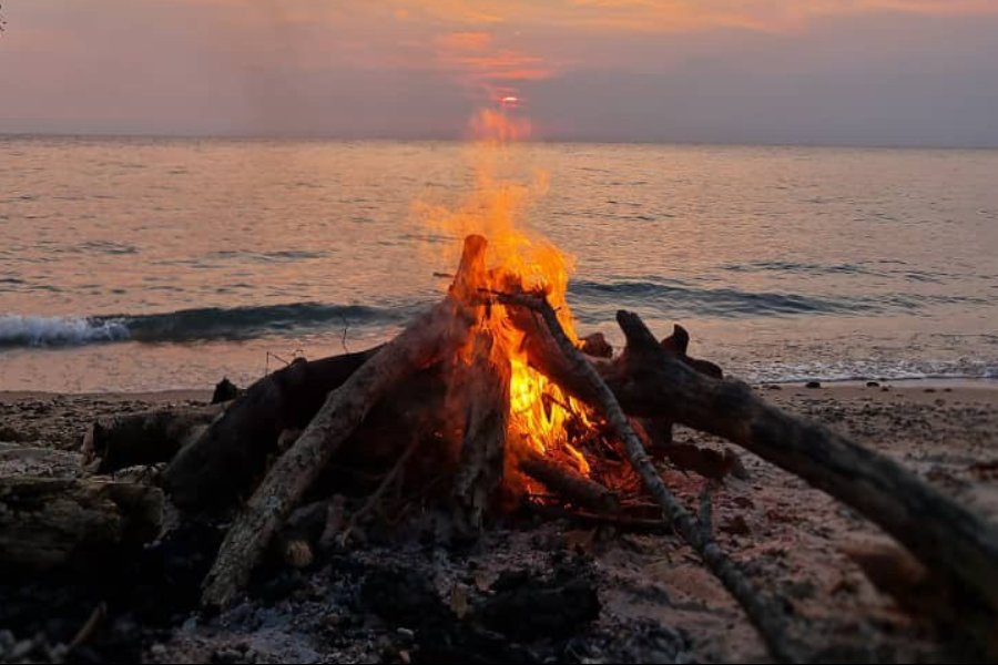 Born Fire at The Beach - ©Colours Africa Tours