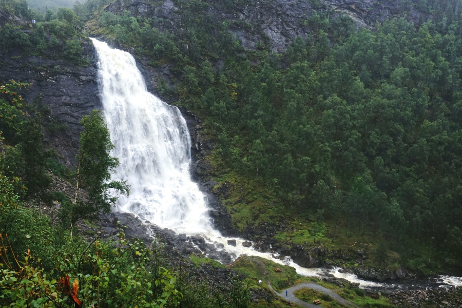 Get up close to multiple waterfalls - ©Velkommen Norway