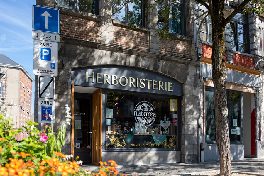 Herboristerie et magasin de thés bio à deux pas de la Grand Place de Tournai - ©Natorea srl