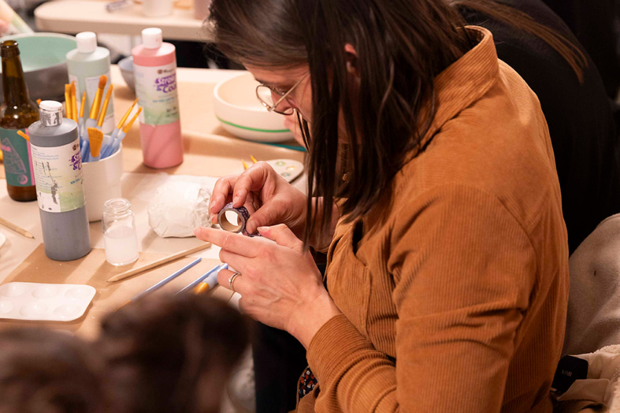 Atelier décor sur céramique