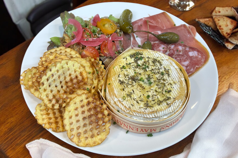 Camembert au Four - ©resto Chez JO