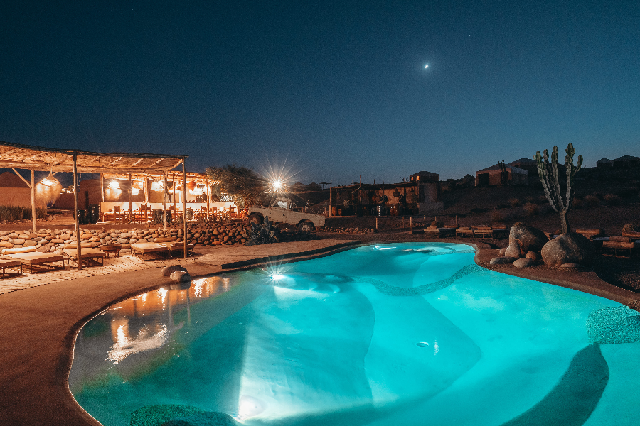 Pool by night - ©Inara Camp