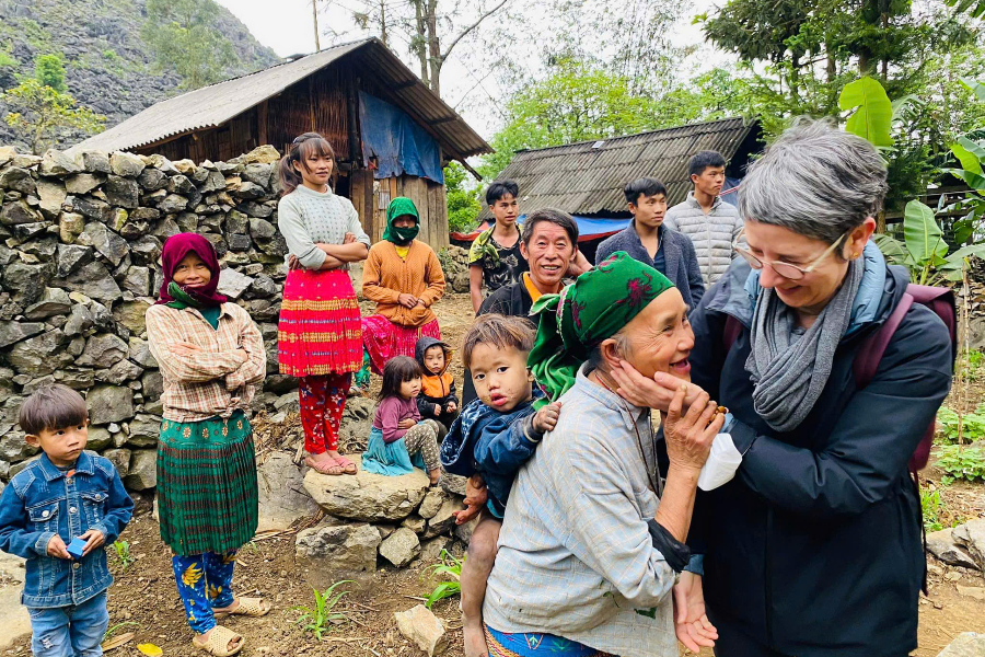 contact local - rencontre avec les autochtones dans la régions montagneuses du Nord du Vietnam - ©aucoeurvietnam