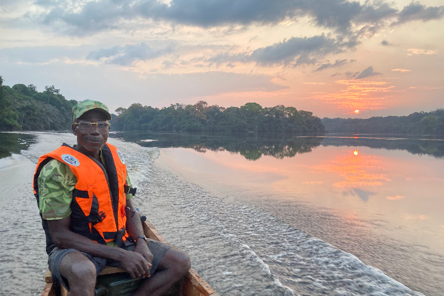 Tour en pirogue sur l'Ivindo - ©Koussou Travel Agency