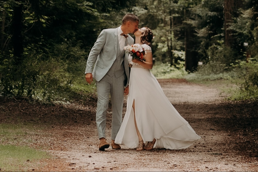 LA MARIÉE AU NATUREL