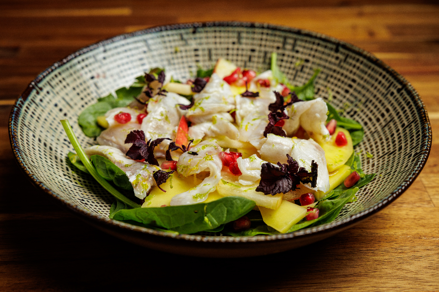 Ceviche de Loup - ©Ceviche de Loup aux agrumes, Leche de tigre,  jeunes pousses, mangue, pomme & grenade