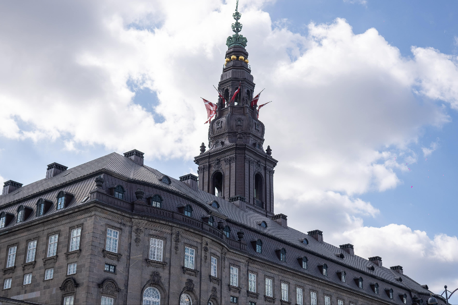 Découvrez le Château de Christiansborg à Copenhague : Symbole du Pouvoir Danois, lors d’une visite guidée privée. - ©Gregory Nunez - NORDIC INSITE