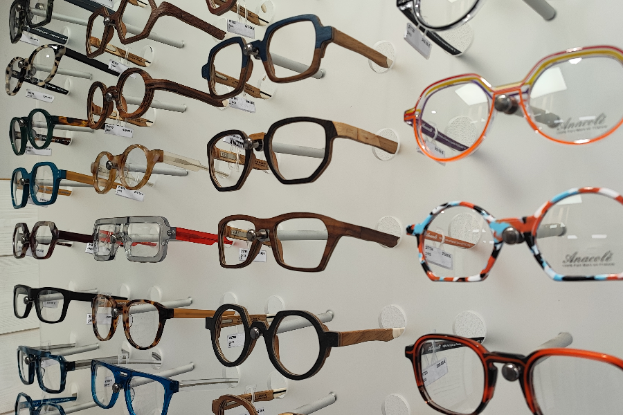 Si vous aimez les lunettes originales, vous trouverez votre bonheur à Landerneau Chez Landern'optique. - ©Enora Heurtebize