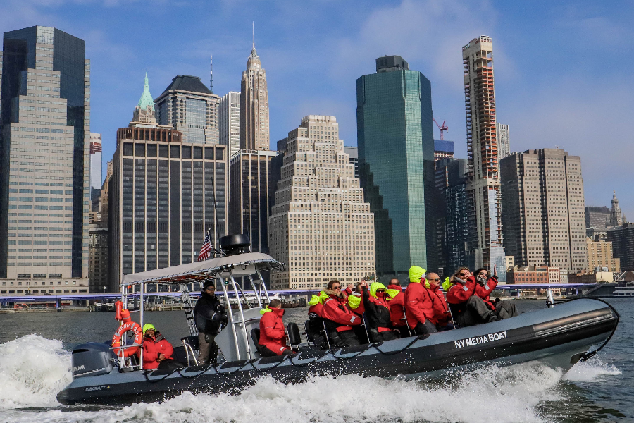 Tour en speedboat avec la Skyline de New York - ©MAD Tours & Events