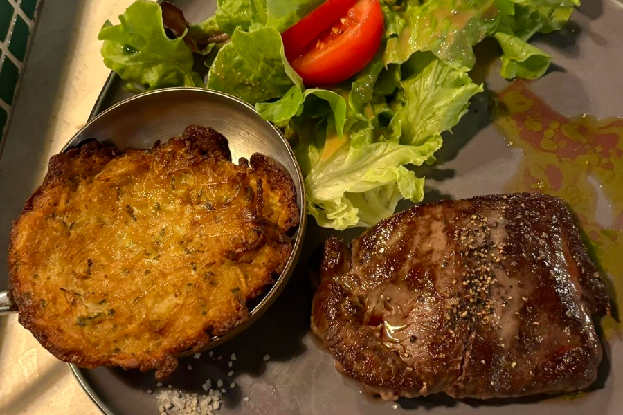 Pièce de boeuf charolais du boucher
