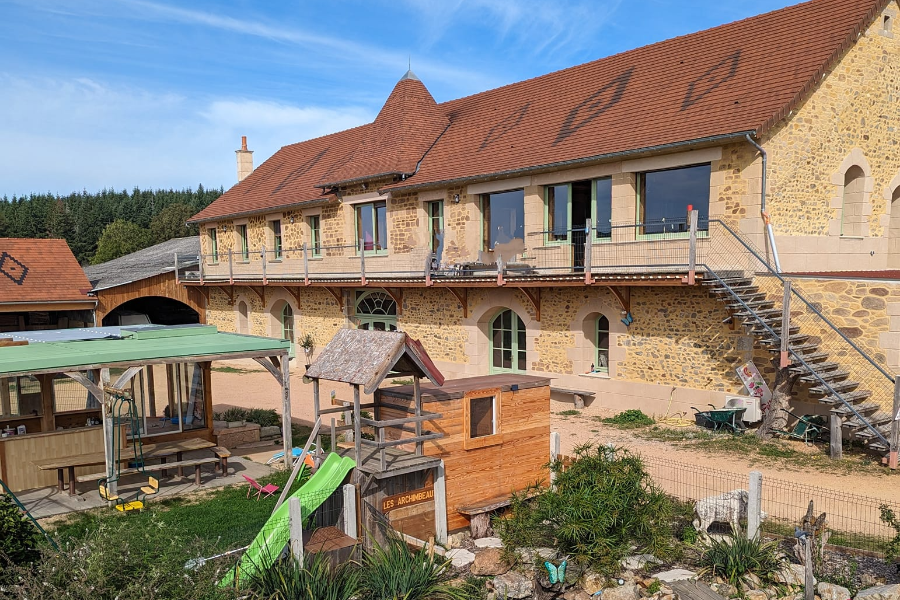 ÉVASION DANS LE BOCAGE