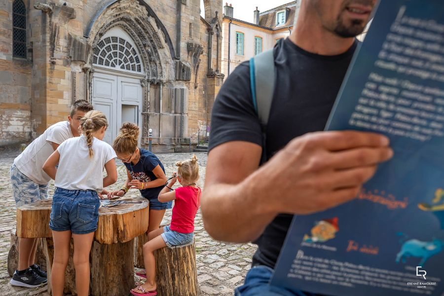 Cluny en famille - ©Etienne Ramousse Images