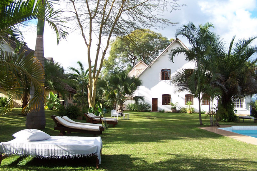 LAKE NATRON TENTED CAMP - ©LAKE NATRON TENTED CAMP