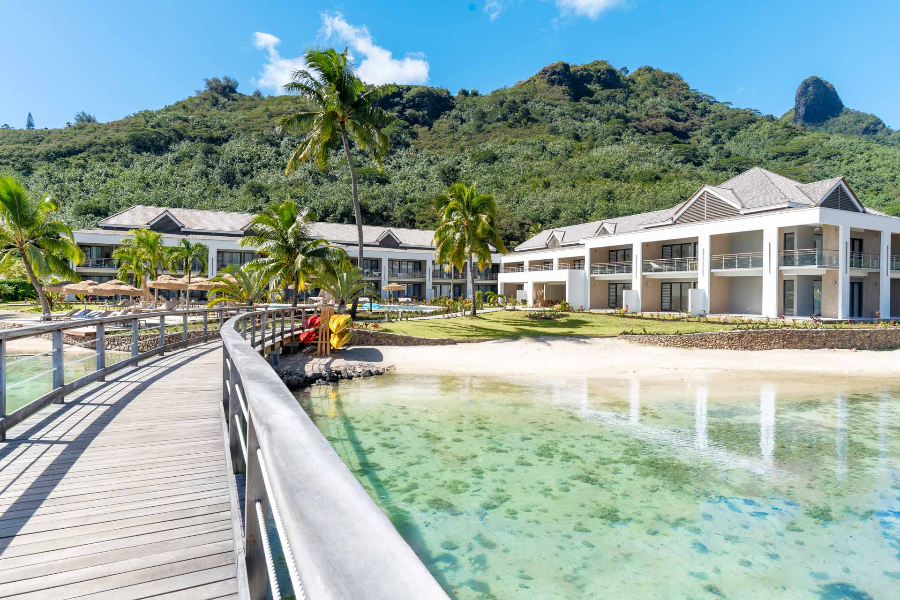 Pool & Beach COOKS BAY HOTEL SUITES MOOREA (15) - ©ALIKA