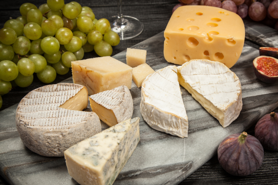 Dégustation de fromages normands - ©Canva