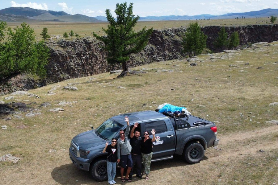 TTR Mongolia Team & Travellers