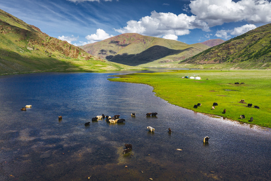 A Nomadic Valley - ©TTR Mongolia