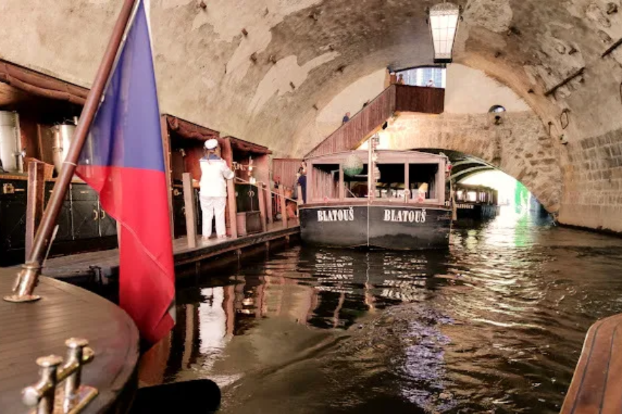  - ©PRAGUE VENICE - CROISIÈRE EN BATEAU