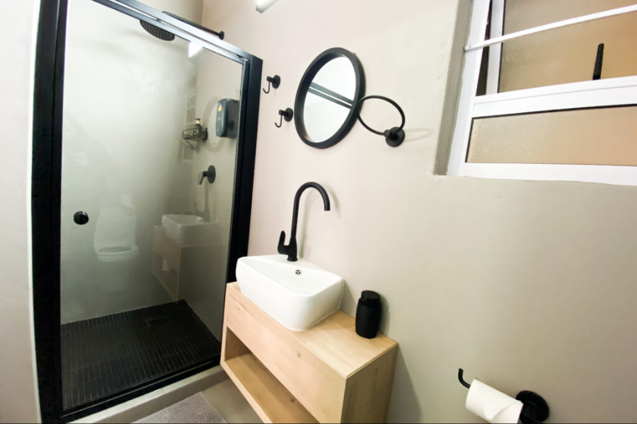 BATHROOM - ST- DOUBLE ROOM - ©THE MOLE GUESTHOUSE