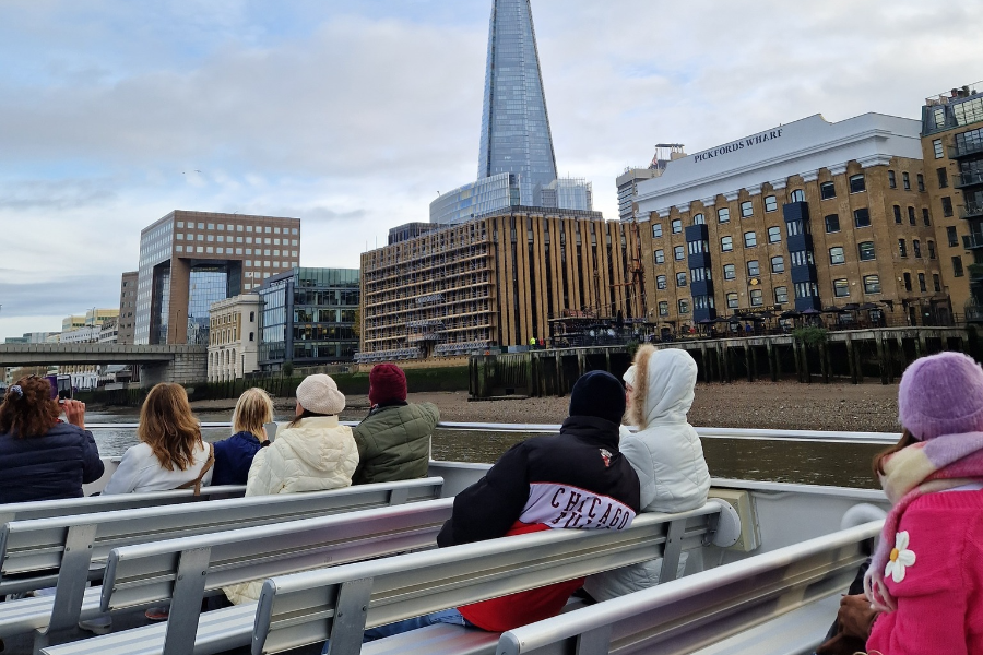  - ©THAMES RIVER SIGHTSEEING