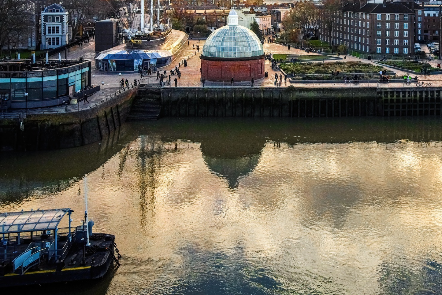  - ©THAMES RIVER SIGHTSEEING