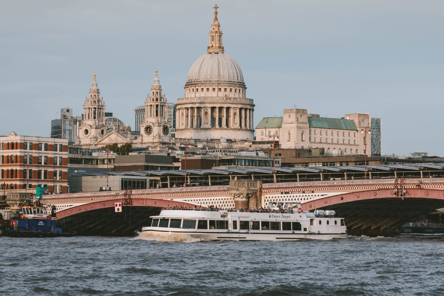  - ©THAMES RIVER SIGHTSEEING