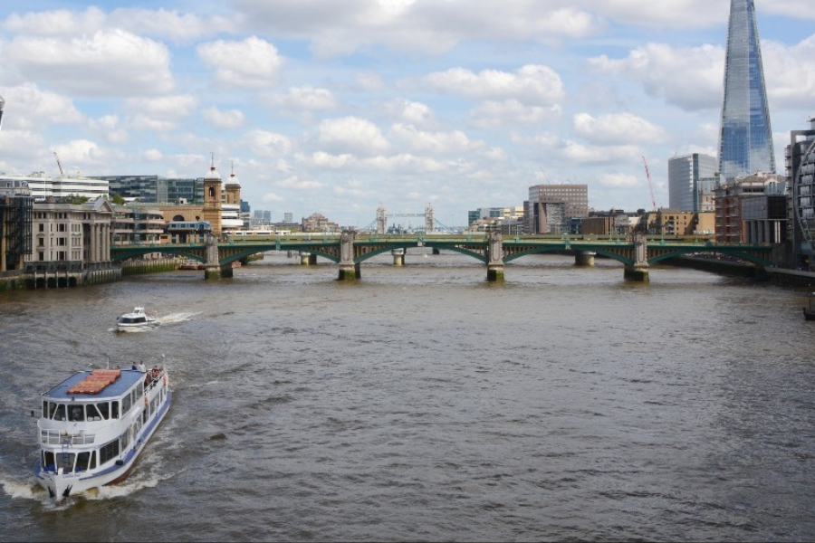  - ©THAMES RIVER SIGHTSEEING