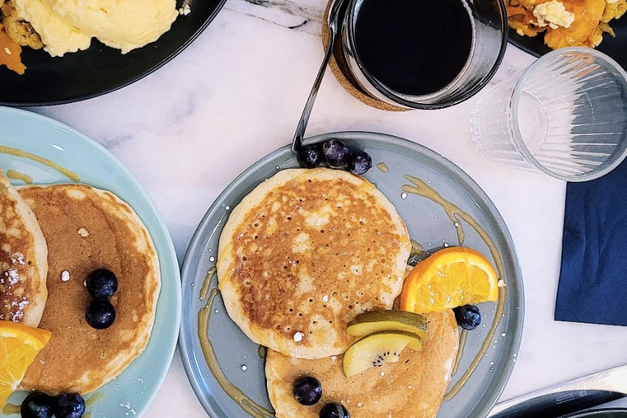 Chaque Dimanche le Bleuenn Kafe propose un brunch de saison, copieux et gourmand - sur réservation - ©HMAY