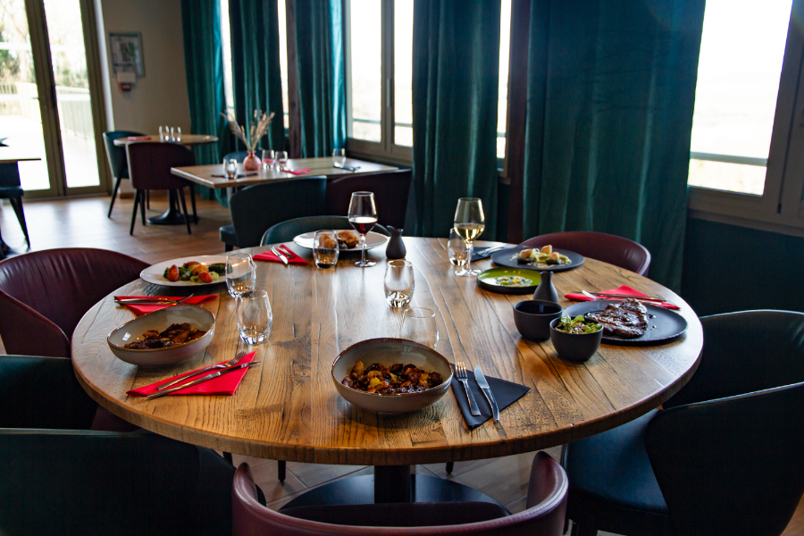 Salle du restaurant - ©© Pauline LEBOULANGER - L_Éclabulleuse - Photographe événementielle - Toulouse