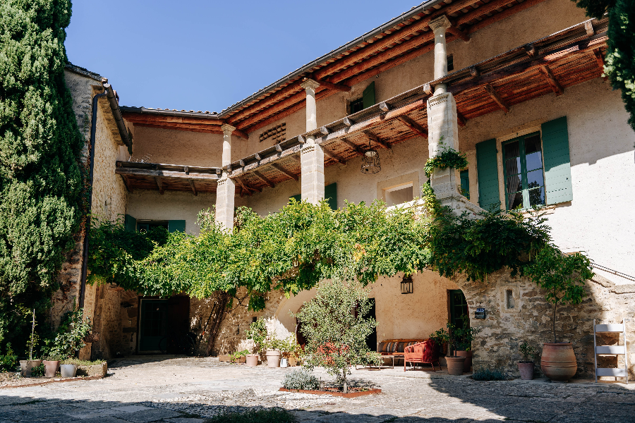 Vue générale maison - ©tête d'ail