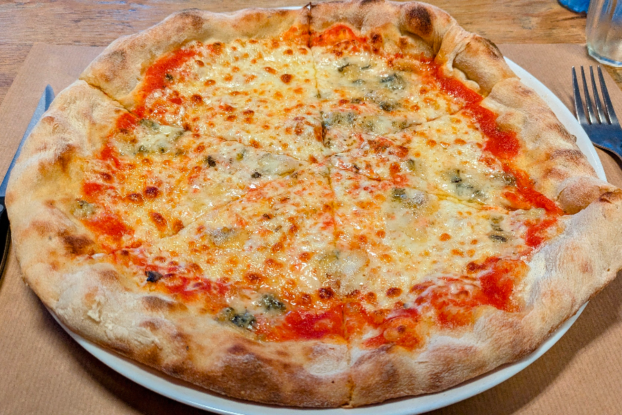 Pizza 4 Fromages - ©ifs