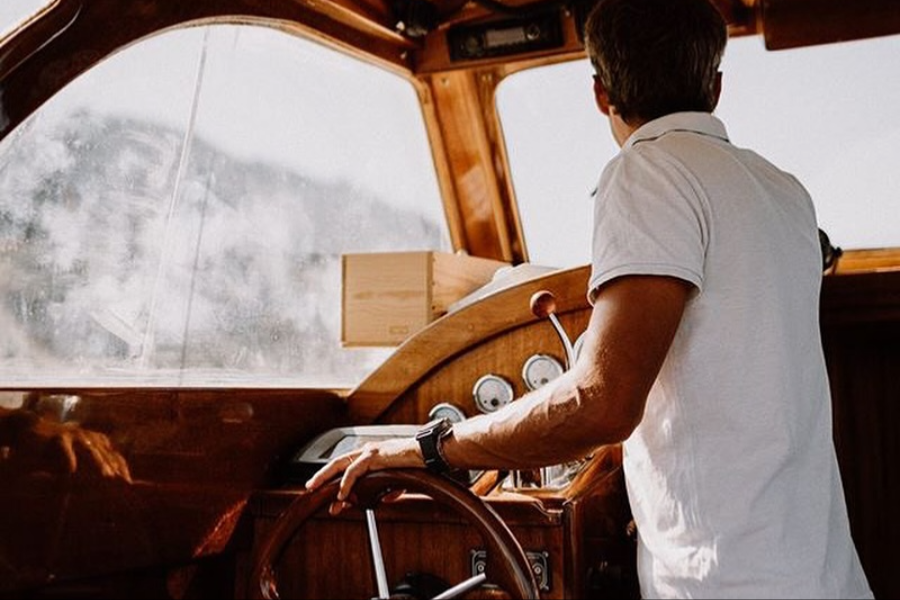 PRIVATE CAPTAIN