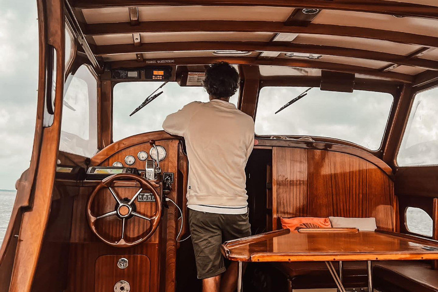 PRIVATE CAPTAIN