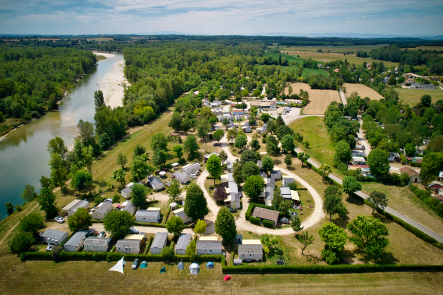 - - ©CAMPING LES PLAGES DE L'AIN