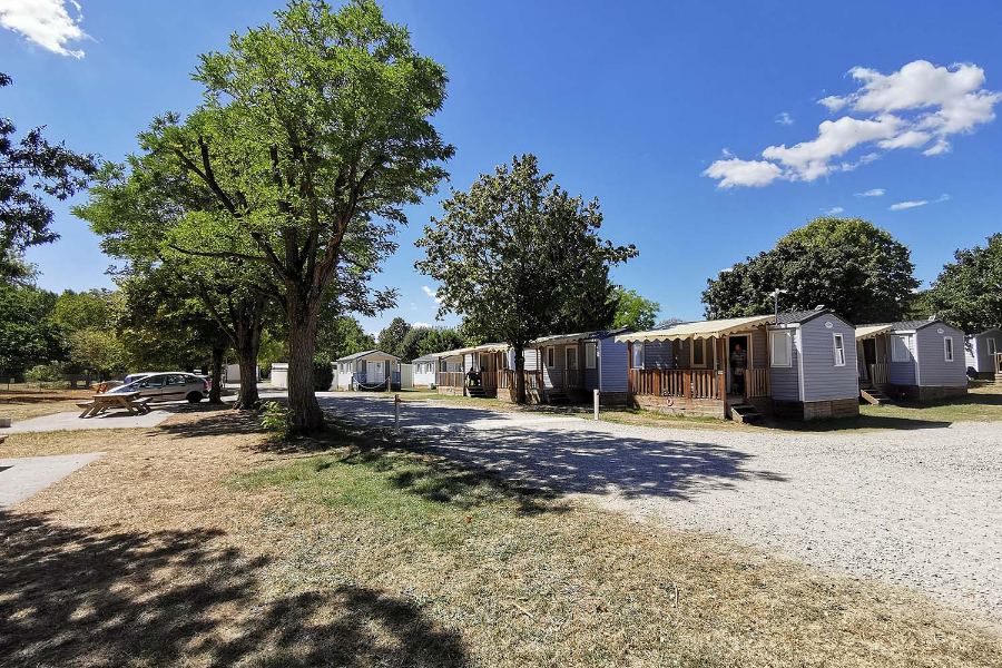 - - ©CAMPING LES PLAGES DE L'AIN