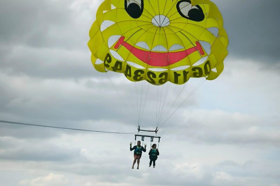 PARACHUTE SABLAIS