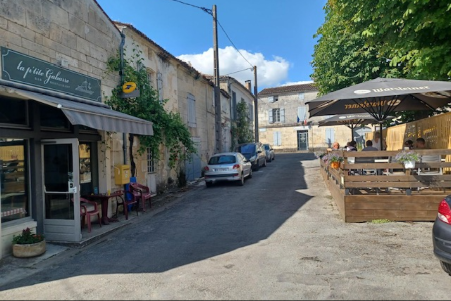 La P'tite Gabarre et sa terrasse - ©Constant Simon