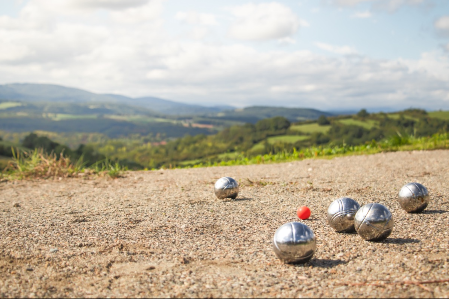 Le terrain de petanque - ©@cleliaj.photographe