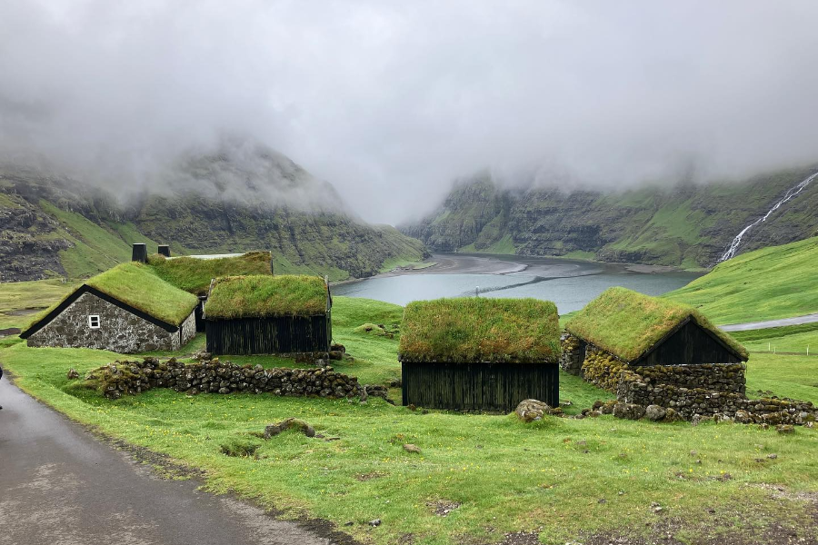  - ©FAROE TREKKING