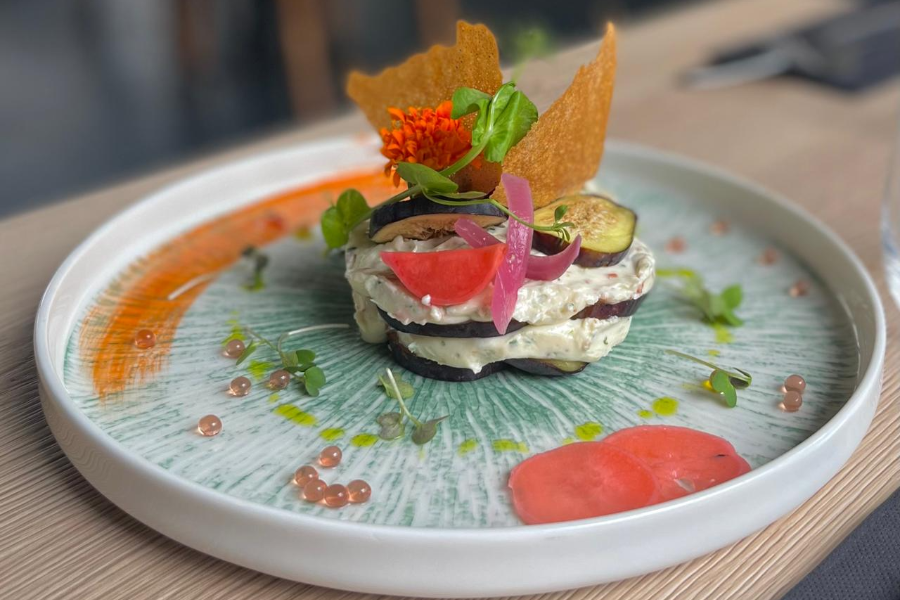 Napoléon de figues, chèvre frais et jambon de Parme