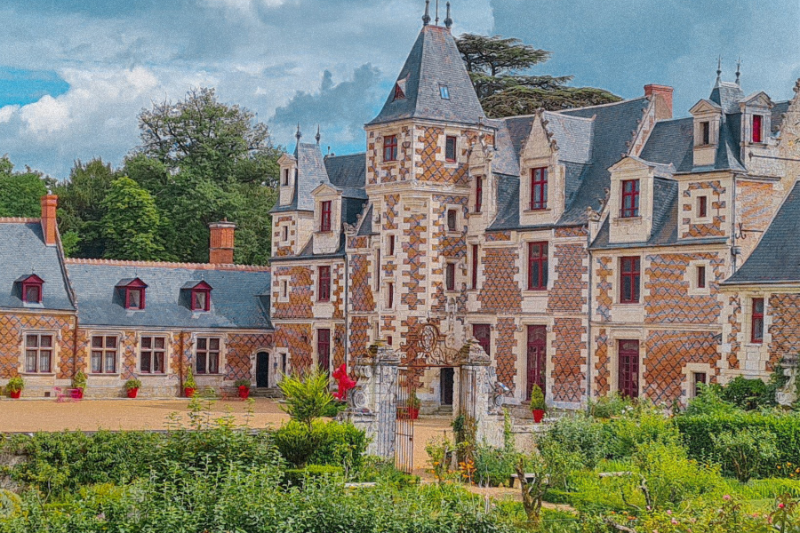 LE CHÂTEAU DES DÉFIS
