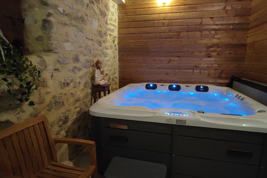 Les Terrasses d'Antonin - Son SPA d'intérieur